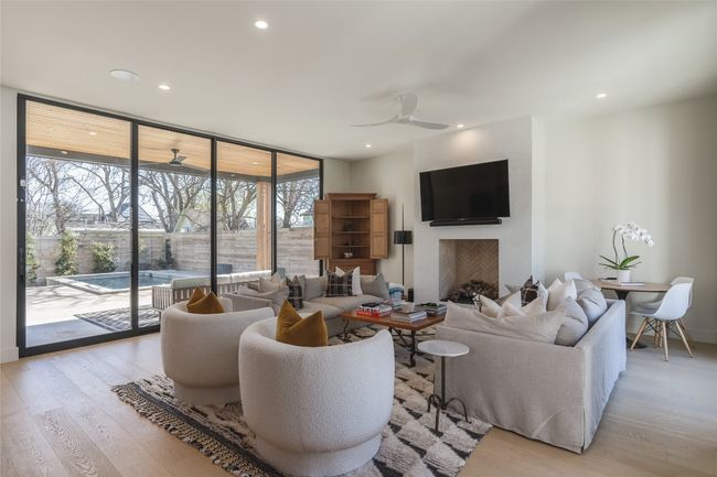 1702 Bauerle Ave, House other with 4 bedrooms, 3 bathrooms and 2 parking in Austin TX | Image 14