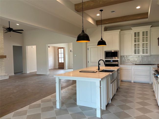6560 Brayfield Ln, House other with 4 bedrooms, 4 bathrooms and 3 parking in Beaumont TX | Image 4