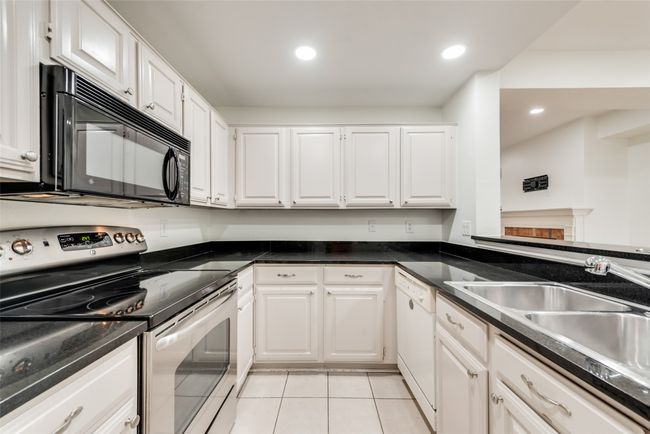 APT-8102 - 12660 Hillcrest Rd, Condo with 2 bedrooms, 1 bathrooms and null parking in Dallas TX | Image 8