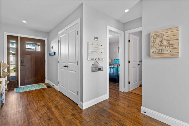 7039 - 35468 Range Road 30, House other with 3 bedrooms, 3 bathrooms and 4 parking in Red Deer County AB | Image 4