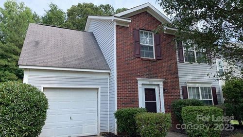 12111 Stewarts Crossing Dr, Charlotte, NC, 28215-5058 | Card Image