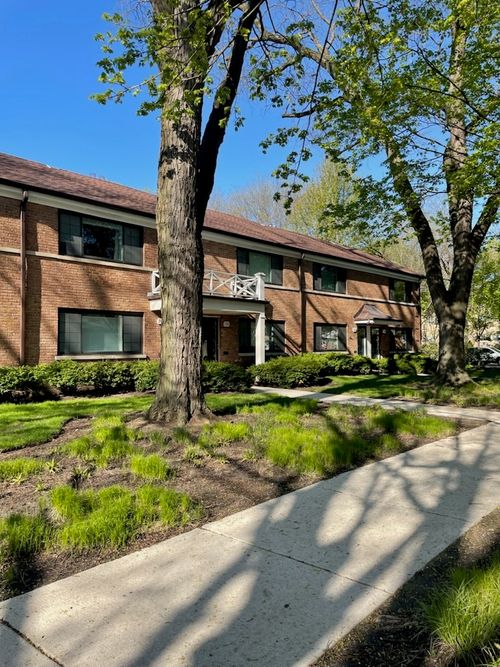 704 Dodge Ave, Evanston, IL, 60202-1922 | Card Image