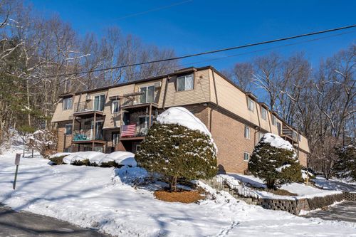 unit-4-5 Silvestri Cir, Derry, NH, 03038-1338 | Card Image