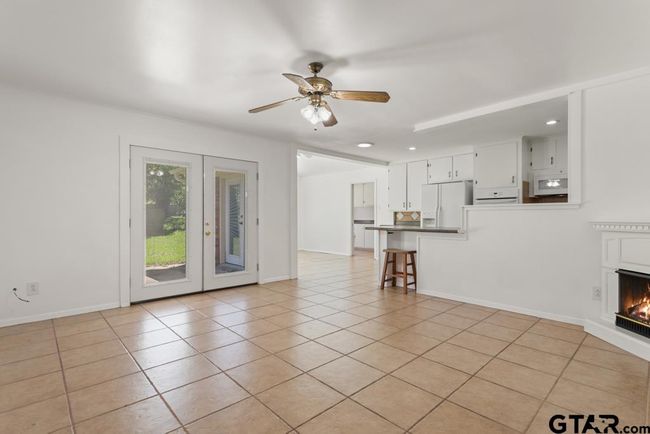 2213 Suanne Dr, House other with 3 bedrooms, 2 bathrooms and null parking in Tyler TX | Image 8