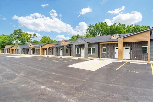 110-1639 N Arkansas St, Rogers, AR, 72756-3186 | Card Image