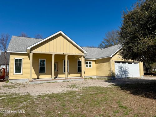 6098 Turtlewood Dr, Southport, NC, 28461-3152 | Card Image