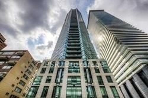 715-45 Charles St W, Toronto, ON, M4Y2R4 | Card Image