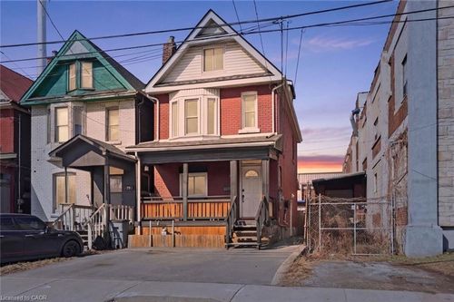 75 Niagara St, Hamilton, ON, L8L6A4 | Card Image