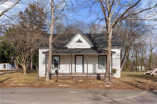 521 E 1st Street Ext, Lexington, NC, 27292-4101 | Card Image