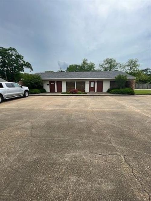 1428 Peterman Dr, Alexandria, LA, 71301-3455 | Card Image