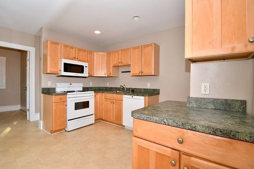 apt-1-392 Reedsdale Rd, Milton, MA, 02186-4536 | Card Image