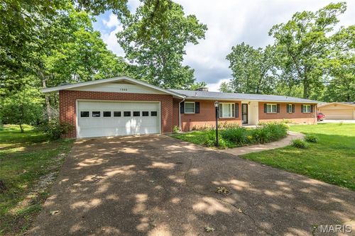 1305 Lurlyn Rd, Poplar Bluff, MO, 63901-2716 | Card Image