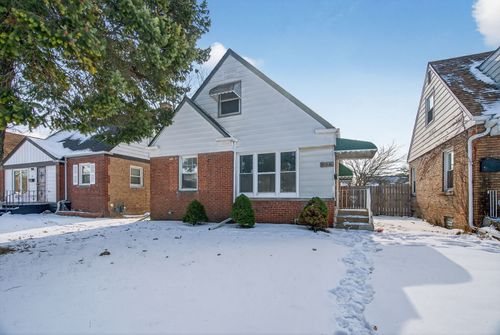 27 164th Pl, Calumet City, IL, 60409-6201 | Card Image