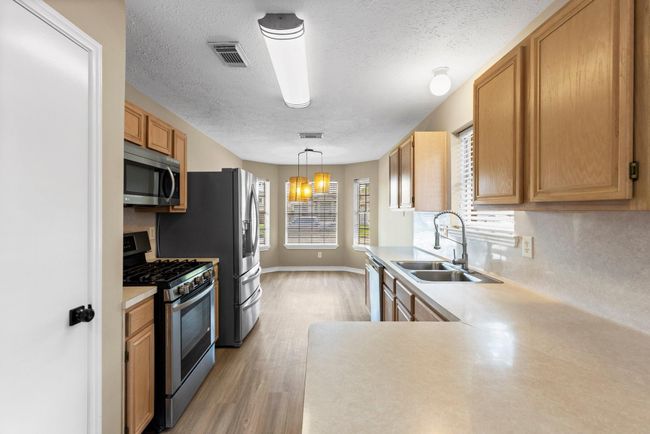 29222 Waltham St, House other with 3 bedrooms, 2 bathrooms and 2 parking in Spring TX | Image 11