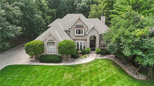 1567 Oakwood Ln, Liberty, MO, 64068-3547 | Card Image