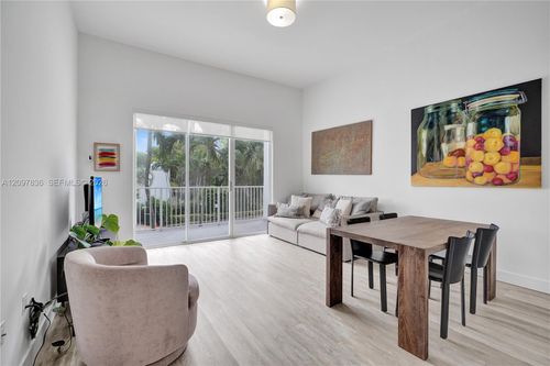 211e-2851 Ne 183rd St, Aventura, FL, 33160-2136 | Card Image