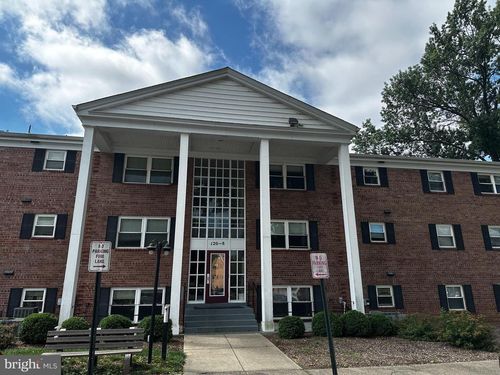 2-120 Washington St Ne, LEESBURG, VA, 20176-2461 | Card Image
