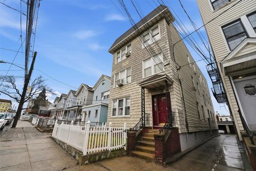 279 Cator Ave, Jersey City, NJ, 07305-2031 | Card Image