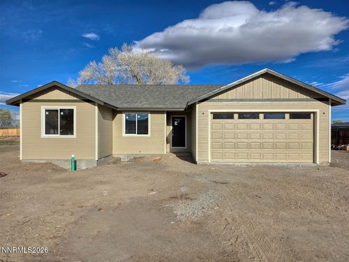 326 Valley Dr, Yerington, NV, 89447-3305 | Card Image