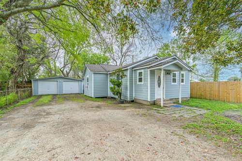 205 Prune St, La Marque, TX, 77568-6253 | Card Image