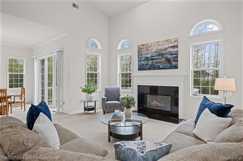 8521 Brewster Ln, Canton, MI, 48187-8206 | Card Image
