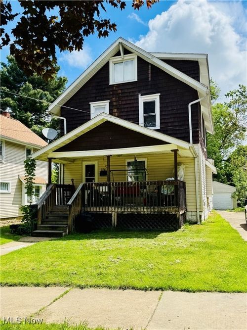 927 Avon St, Akron, OH, 44310-2111 | Card Image