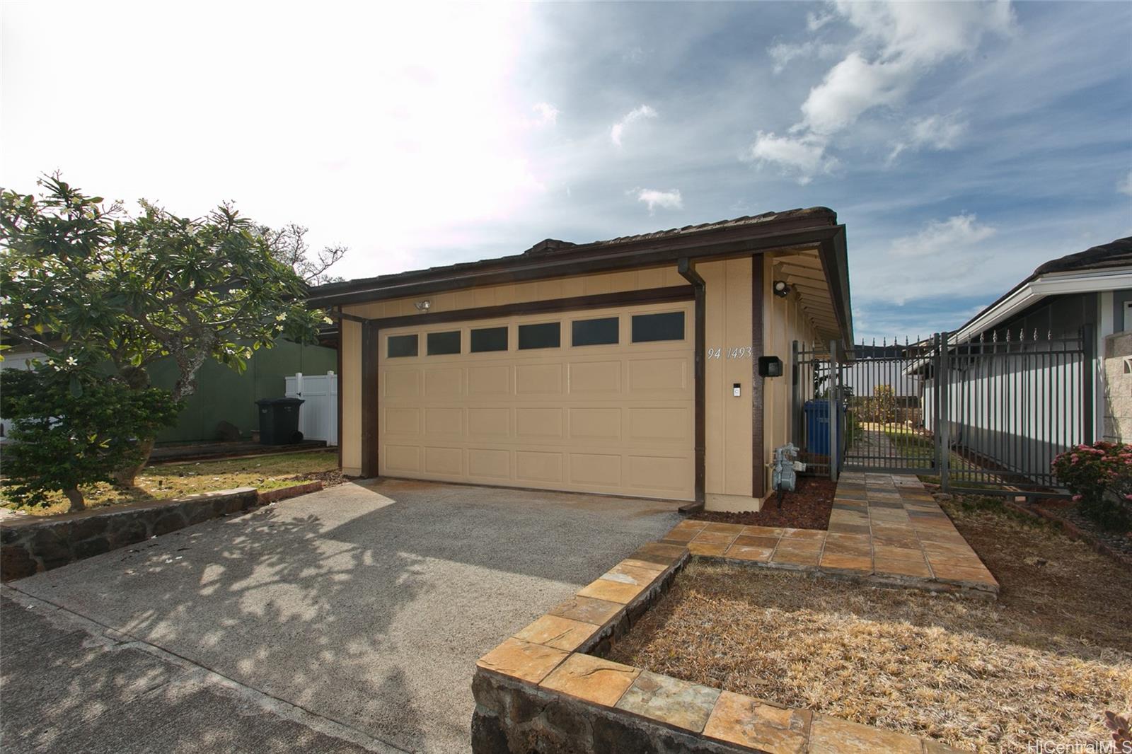 Okupu St, Waipahu, HI 96797