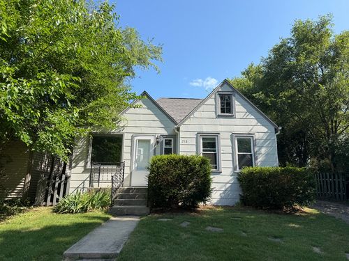 218 Southern Ter, Island Lake, IL, 60042-8303 | Card Image