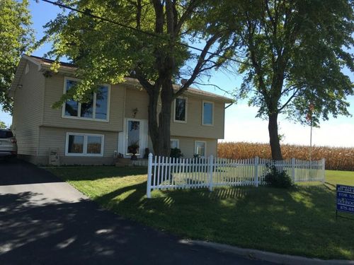 803 W South St, Oreana, IL, 62554-9720 | Card Image