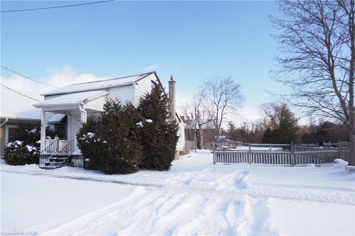 37 Northumberland St, Ayr, ON, N0B1E0 | Card Image
