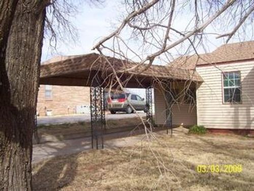 1705 S Mission St, Anadarko, OK, 73005-6020 | Card Image