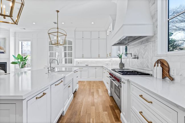 11021 Royalshire Dr, House other with 5 bedrooms, 9 bathrooms and null parking in Dallas TX | Image 8