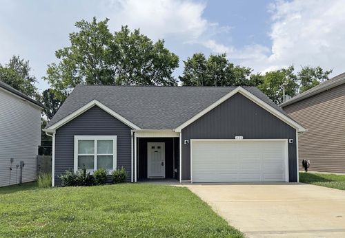 220 King Rd, Clarksville, TN, 37042-5738 | Card Image