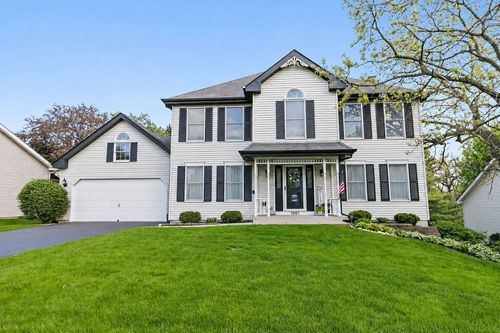 1045 Helen Dr, Algonquin, IL, 60102-3061 | Card Image