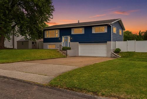 504 Flint St, Onalaska, WI, 54650-9007 | Card Image