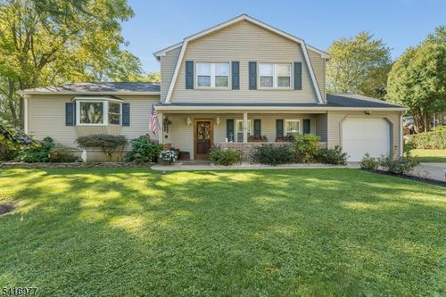 136 Powderhorn Dr, Phillipsburg, NJ, 08865-2271 | Card Image