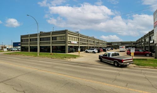 11777 156 St Nw, Edmonton, AB, T5M3N4 | Card Image