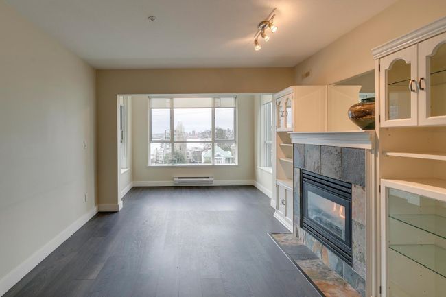 308 - 155 E 3 Rd Street, Condo with 2 bedrooms, 0 bathrooms and 1 parking in North Vancouver BC | Image 4