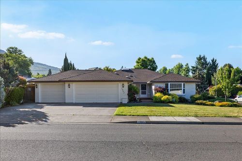 2962 Leonard Ave, Medford, OR, 97504-5096 | Card Image