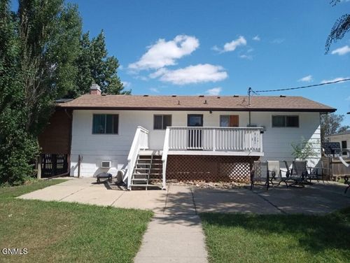 707 6th Avenue W, Lemmon, ND, 57638 | Card Image