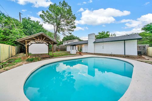 817 Savannah Way, Bedford, TX, 76022-7650 | Card Image