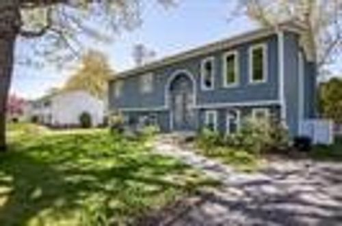 17 Tell St, Warwick, RI, 02889-8423 | Card Image