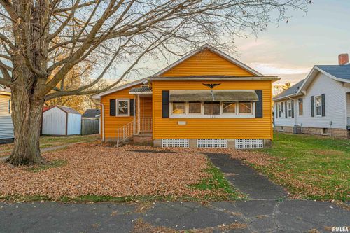 1121 Broadway St, Lincoln, IL, 62656-2909 | Card Image