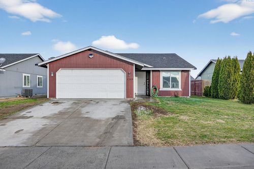 1315 Gemstone St, Othello, WA, 99344-9200 | Card Image