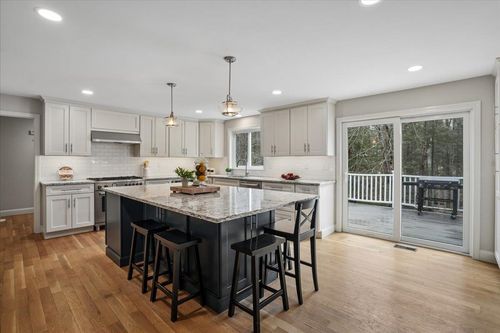 50 Hearthside Cir, Bedford, NH, 03110-4627 | Card Image