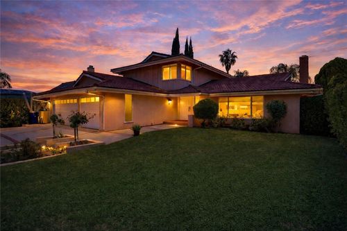 19051 Los Alimos St, Porter Ranch, CA, 91326-3053 | Card Image