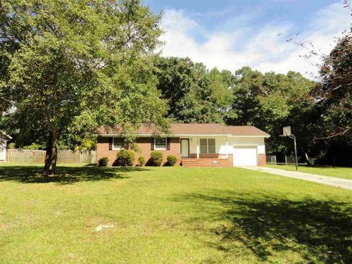 215 Country Rd, Jacksonville, NC, 28546-9725 | Card Image