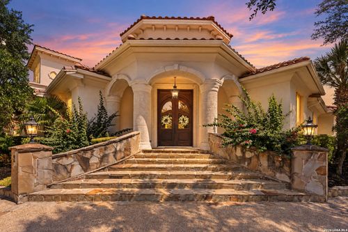 2 Belcourt Pl, San Antonio, TX, 78257-1715 | Card Image