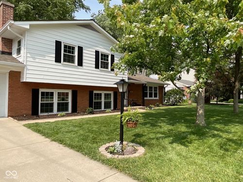 3520 Lantern Ln, Columbus, IN, 47203-2907 | Card Image