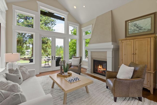 Living Room | Image 7